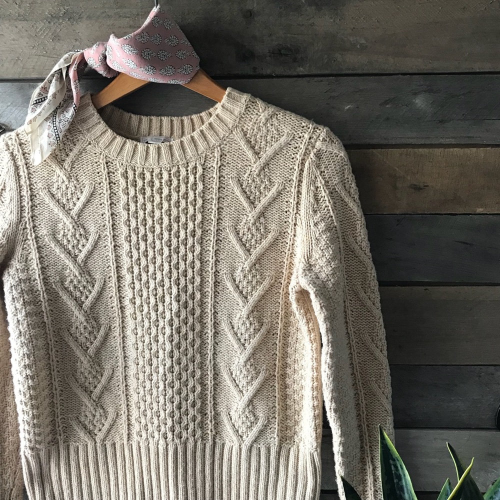 Gap cable knit sweater